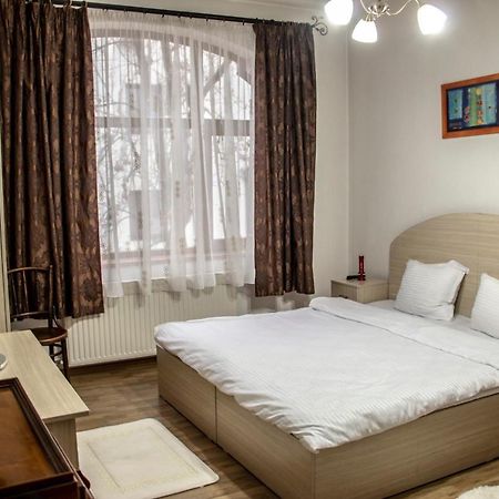 Happy Accomodation Бухарест Экстерьер фото