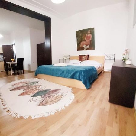 Happy Accomodation Бухарест Экстерьер фото