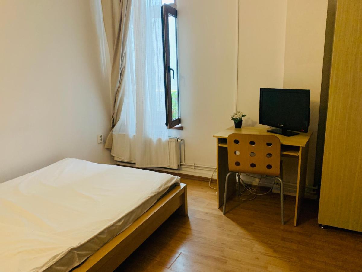 Happy Accomodation Бухарест Экстерьер фото