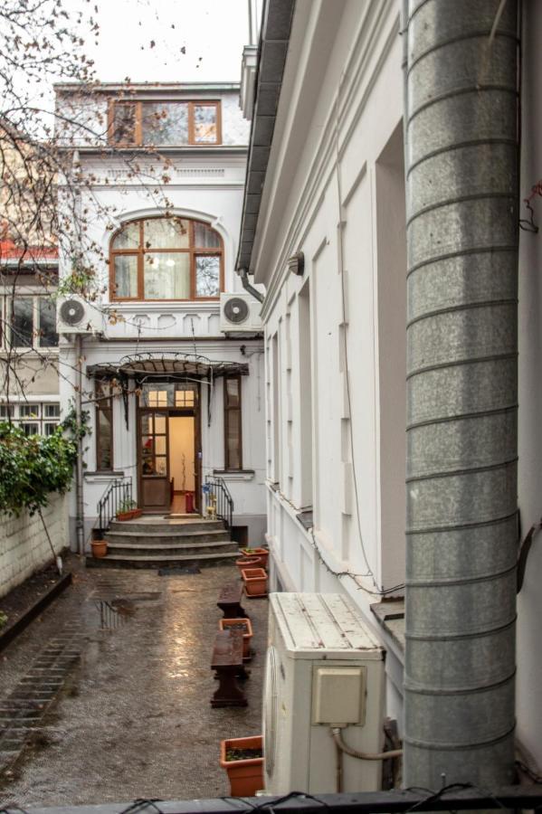 Happy Accomodation Бухарест Экстерьер фото