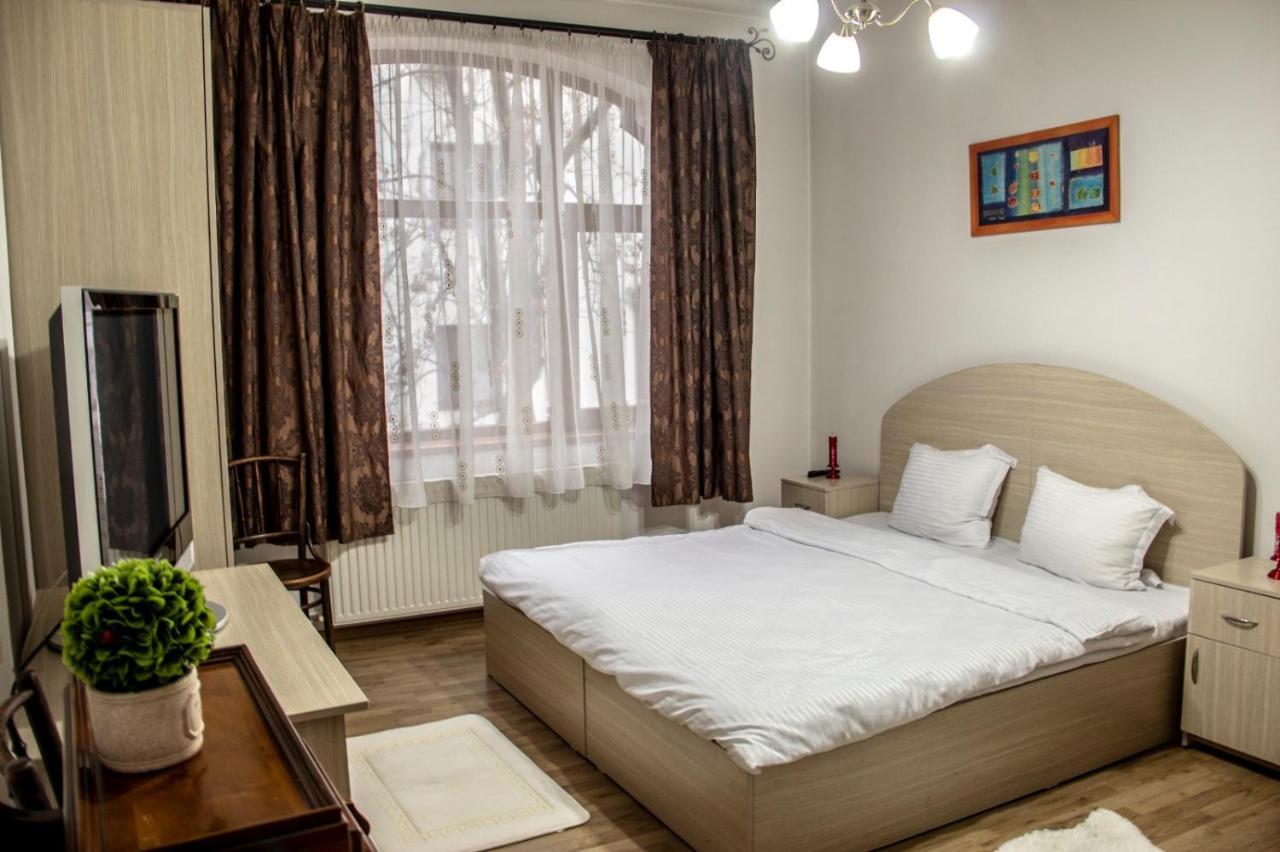 Happy Accomodation Бухарест Экстерьер фото