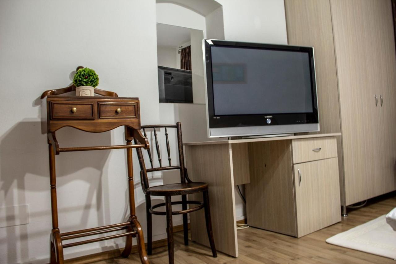Happy Accomodation Бухарест Экстерьер фото