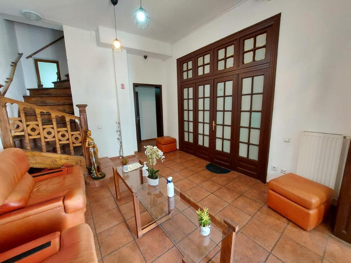 Happy Accomodation Бухарест Экстерьер фото