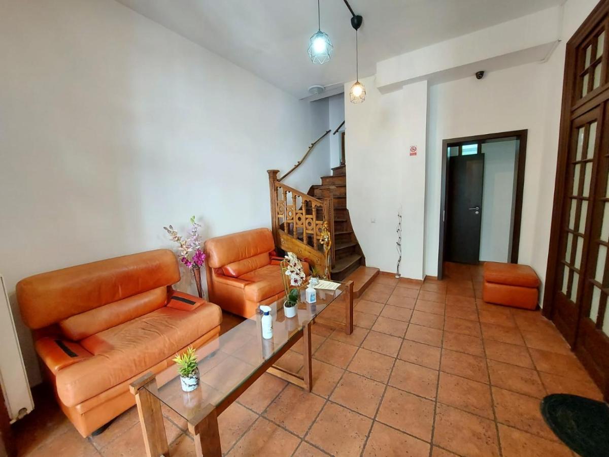 Happy Accomodation Бухарест Экстерьер фото