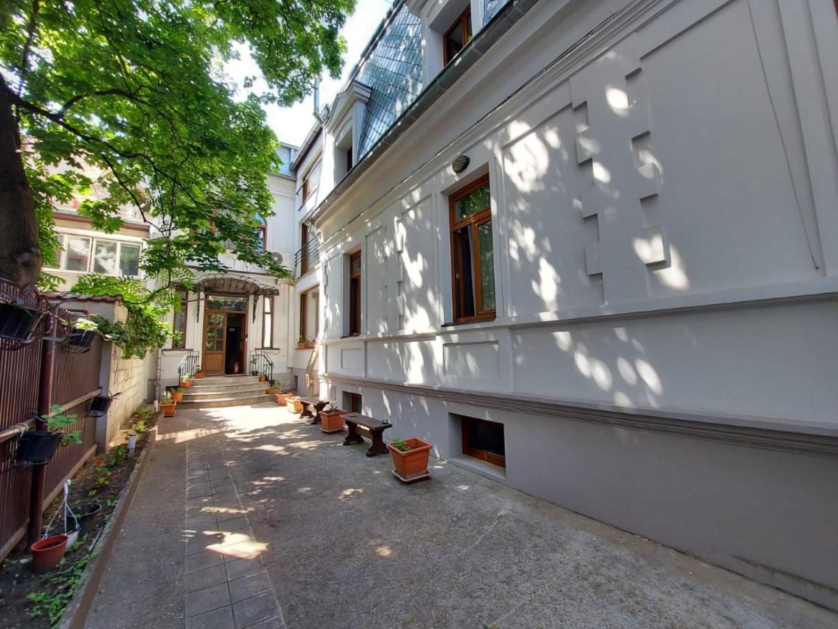 Happy Accomodation Бухарест Экстерьер фото